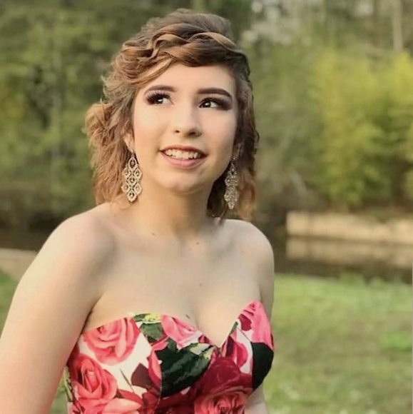 🫶🚨🚨LIKE THIS LISTING TO BE NOTIFIED WHEN I GO LIVE!!🚨🚨🫶 - Picture 2 of 5